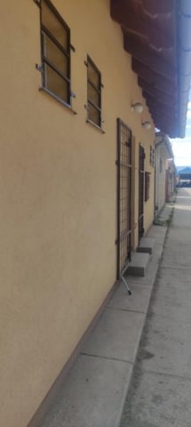 Eladó üzlethelyiség, Mezőtúron 15 M Ft, 1 szobás