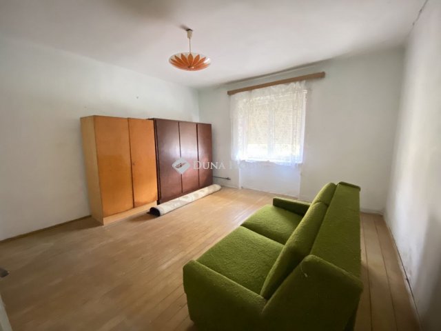 Eladó családi ház, Gyóróban 33.9 M Ft, 2 szobás