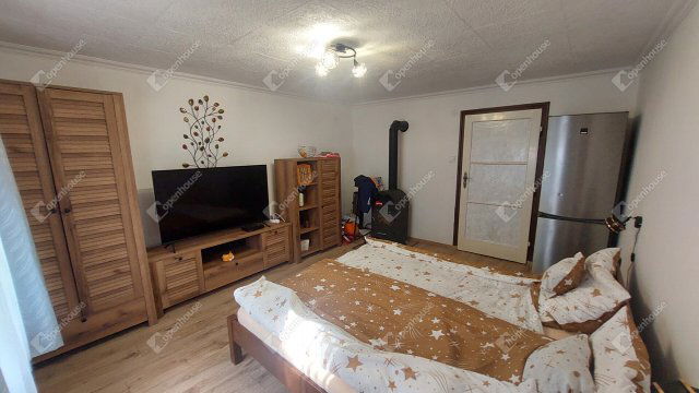 Eladó nyaraló, Oroszlányban 24.9 M Ft, 2+1 szobás