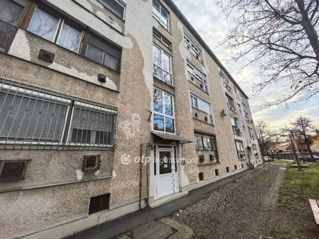 Eladó téglalakás, Debrecenben 53.9 M Ft, 2+1 szobás