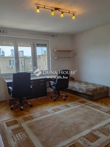 Kiadó téglalakás, albérlet, Pécsett 140 E Ft / hó, 2 szobás