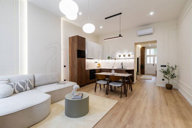 Eladó téglalakás, Budapesten, VI. kerületben 199.9 M Ft