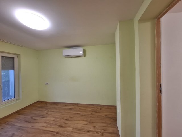 Eladó családi ház, Zalakaroson 12.9 M Ft, 1 szobás