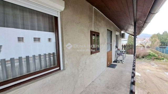 Eladó családi ház, Mendén 65.9 M Ft, 2 szobás