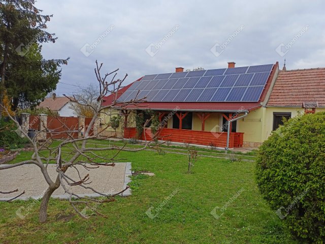 Eladó családi ház, Noszlopon 36 M Ft, 3 szobás