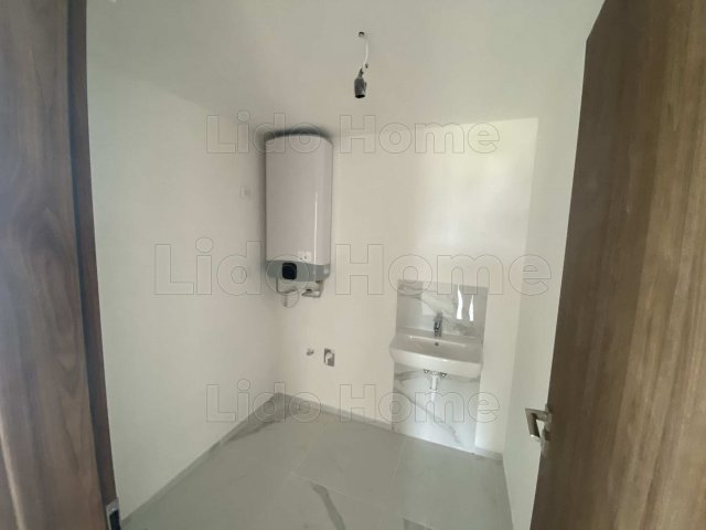 Eladó téglalakás, Siófokon 218.4 M Ft, 4 szobás