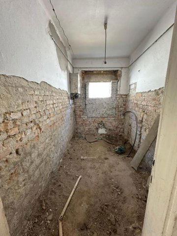Eladó családi ház, Sombereken 15.9 M Ft, 4+1 szobás