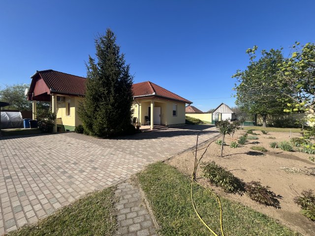 Eladó családi ház, Albertirsán 139.9 M Ft, 2 szobás