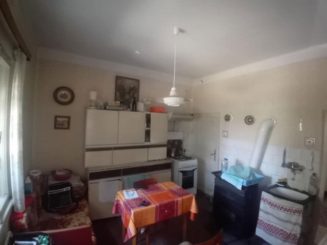 Eladó családi ház, Apcon 15 M Ft, 3 szobás