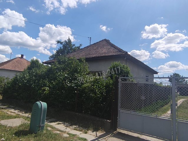 Eladó családi ház, Pusztavacson 17.8 M Ft, 2 szobás