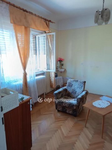 Eladó családi ház, Nyírbátorban 24.5 M Ft, 3 szobás