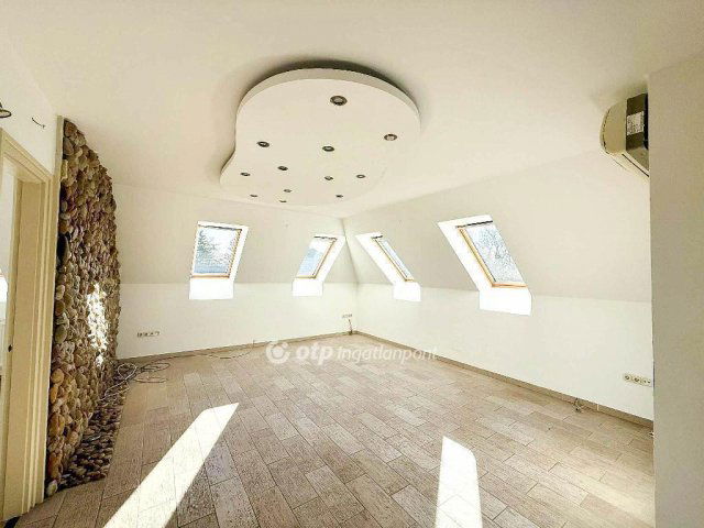 Eladó családi ház, Gödöllőn 134 M Ft, 4+2 szobás