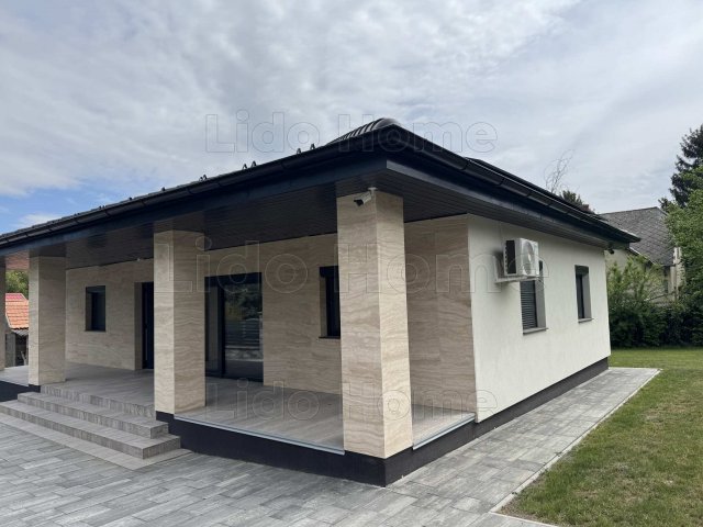 Eladó családi ház, Balatonakarattyán 229 M Ft, 4 szobás