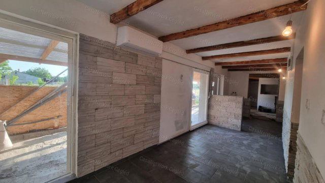Eladó családi ház, Törtelen 29.9 M Ft, 2 szobás
