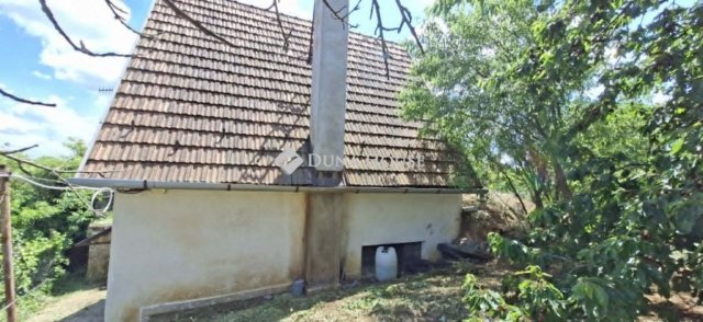 Eladó családi ház, Pécsett 15.99 M Ft, 3 szobás