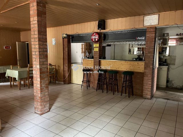 Eladó üzlethelyiség, Szentesen 250 M Ft / költözzbe.hu