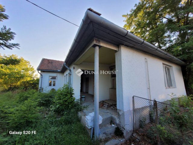 Eladó családi ház, Vécsen 3.9 M Ft, 4 szobás