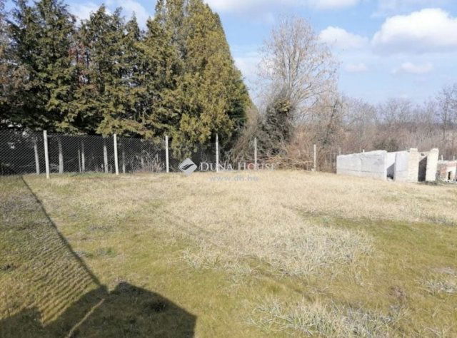 Eladó telek, Tóalmáson 9.8 M Ft / költözzbe.hu