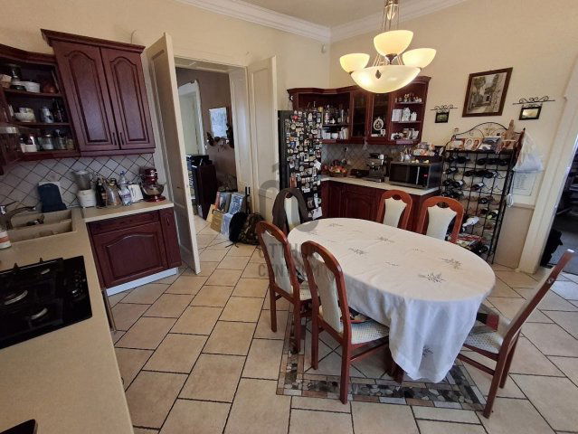 Eladó családi ház, Cegléden 147 M Ft, 4 szobás