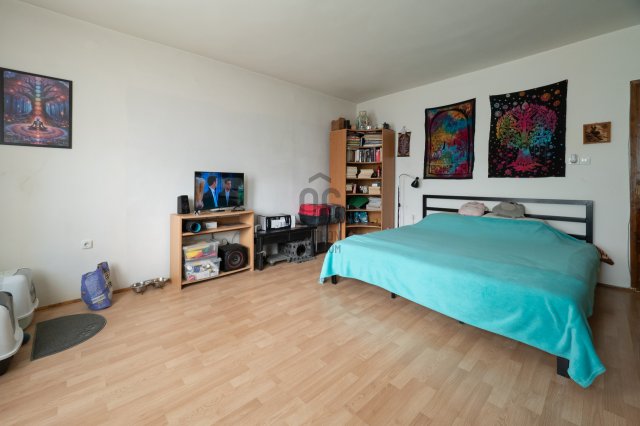 Eladó családi ház, Pécsett 78.9 M Ft, 6 szobás