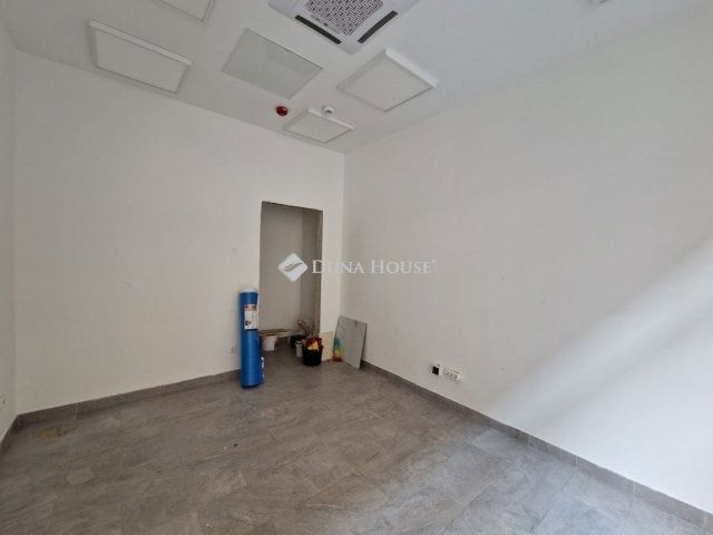 Eladó üzlethelyiség, Budapesten, VIII. kerületben 22.9 M Ft