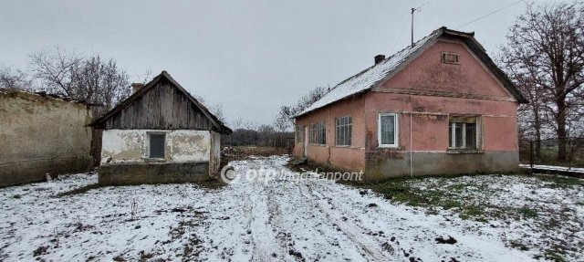 Eladó családi ház, Alsószentivánon 5.9 M Ft, 1 szobás