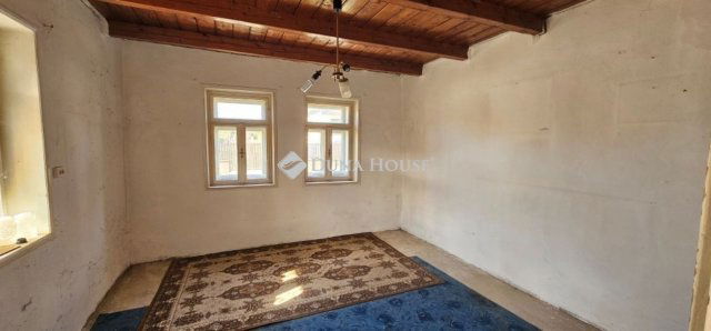 Eladó családi ház, Tápiószecsőn 26.6 M Ft, 2 szobás