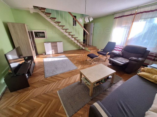 Eladó téglalakás, Kaposváron 42.9 M Ft, 4+1 szobás