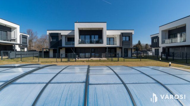 Eladó téglalakás, Siófokon 59.5 M Ft, 3 szobás