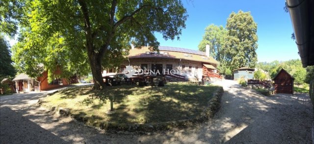 Eladó hotel, Herenden 750 M Ft, 17 szobás / költözzbe.hu