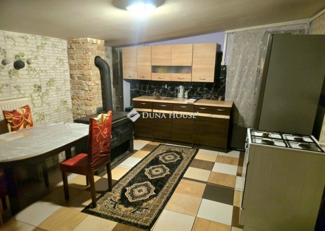Eladó családi ház, Domonyban 37 M Ft, 3 szobás
