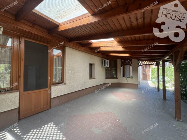 Eladó családi ház, Tiszakécskén 58.8 M Ft, 4 szobás