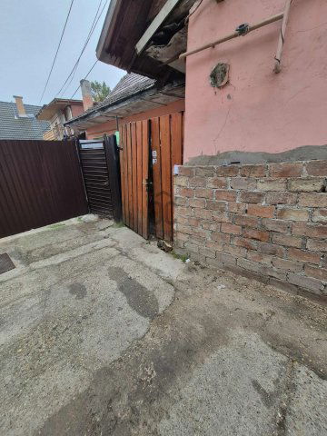 Eladó családi ház, Pomázon 43 M Ft, 4 szobás