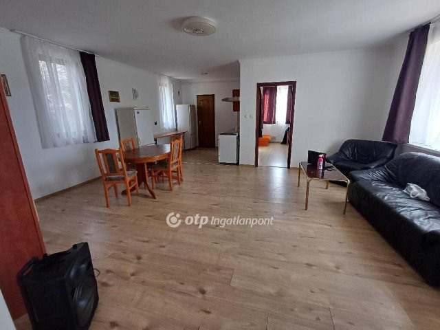 Eladó családi ház, Nyíregyházán 75 M Ft, 5 szobás