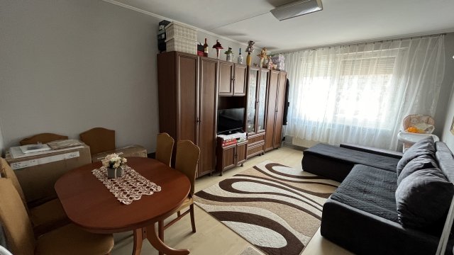 Eladó panellakás, Nyíregyházán 47.5 M Ft, 2+2 szobás