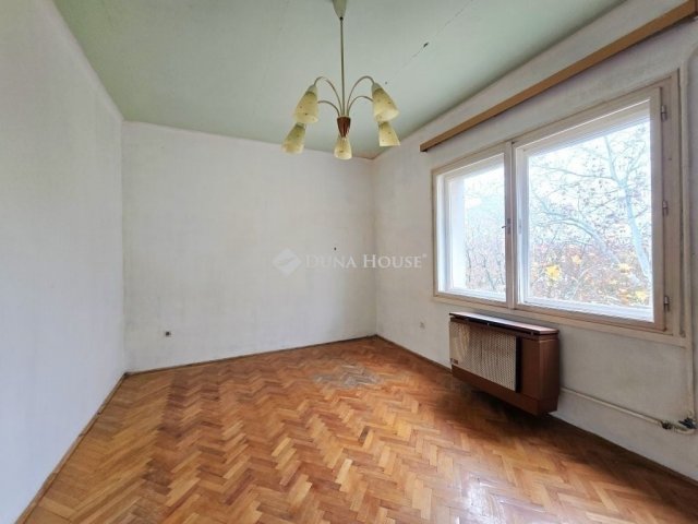 Eladó téglalakás, Pécsett 44.9 M Ft, 2 szobás