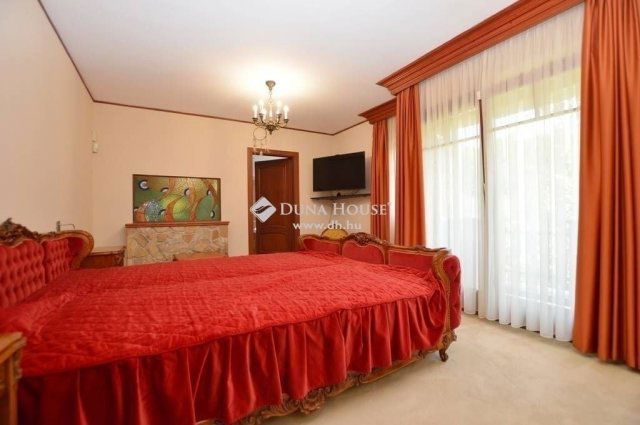 Eladó családi ház, Budapesten, II. kerületben 324 M Ft, 6 szobás