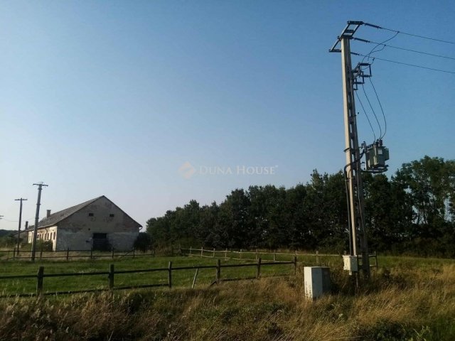 Eladó telek, Undon 79 M Ft / költözzbe.hu