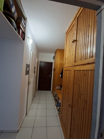Eladó panellakás, Pétfürdőn 36 M Ft, 1+1 szobás