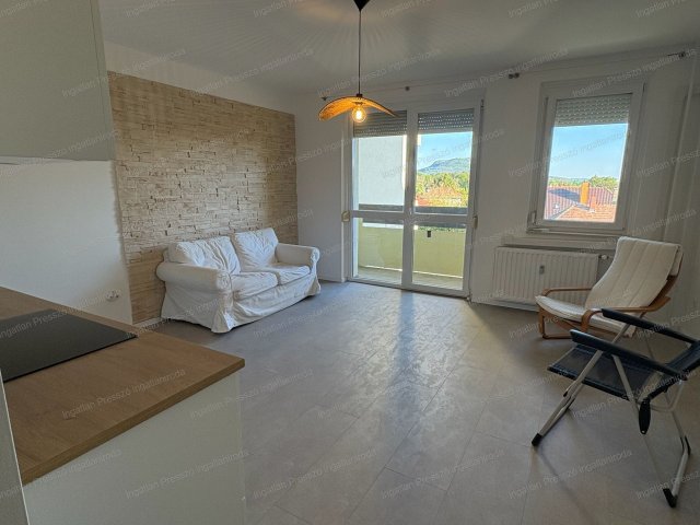 Kiadó téglalakás, albérlet, Tapolcán 180 E Ft / hó, 2 szobás