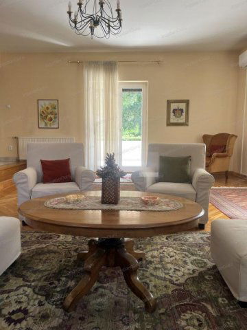 Eladó családi ház, Kecskeméten 139 M Ft, 5+2 szobás