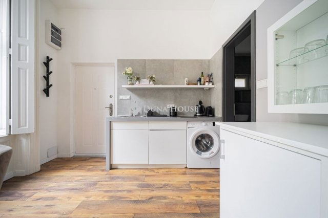 Eladó téglalakás, Budapesten, VI. kerületben 229 M Ft, 6 szobás