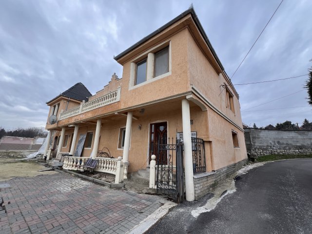 Eladó családi ház, Balatonfüreden, Vásártér utcában 131 M Ft