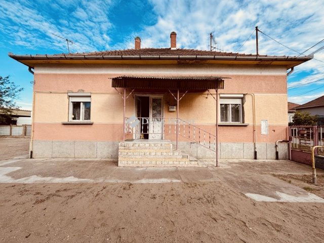 Eladó családi ház, Sándorfalván 59 M Ft, 2+1 szobás