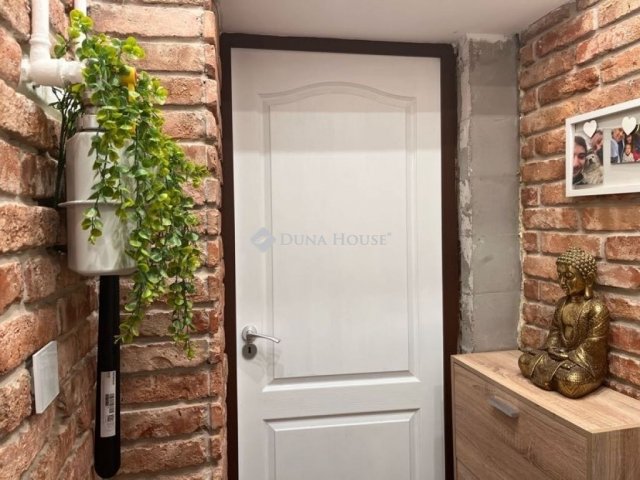 Eladó téglalakás, Nyergesújfaluban 32.9 M Ft, 2 szobás