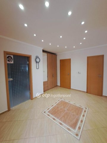Eladó családi ház, Mosonmagyaróváron 124.9 M Ft, 1+5 szobás