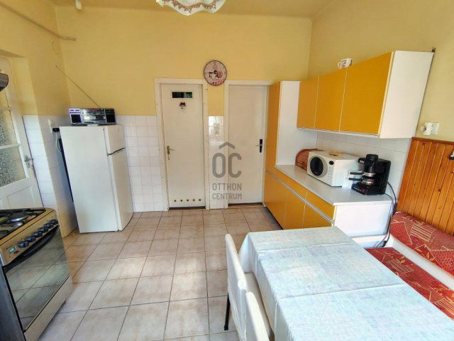 Eladó családi ház, Cegléden 69.9 M Ft, 3 szobás