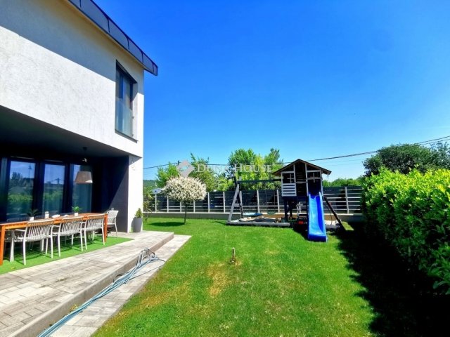 Eladó családi ház, Zsámbékon 165 M Ft, 5 szobás