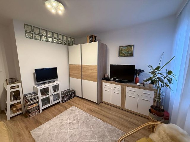 Eladó panellakás, Szentendrén 71 M Ft, 2 szobás