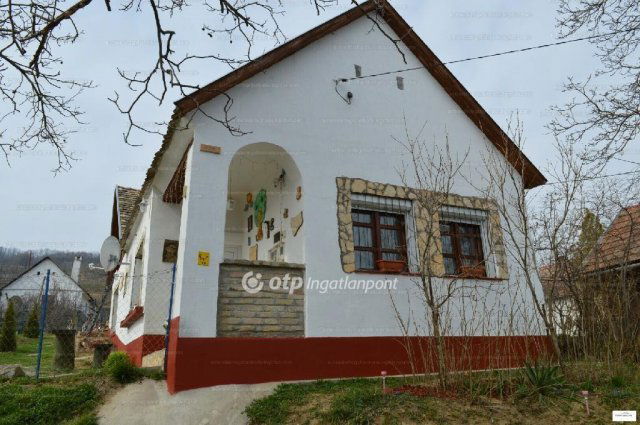 Eladó családi ház, Decsen 24.99 M Ft, 1+2 szobás